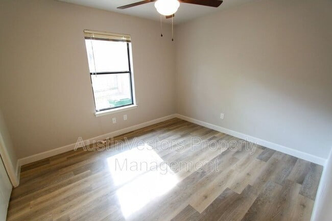 Building Photo - 6505 Columbia Oaks Ct