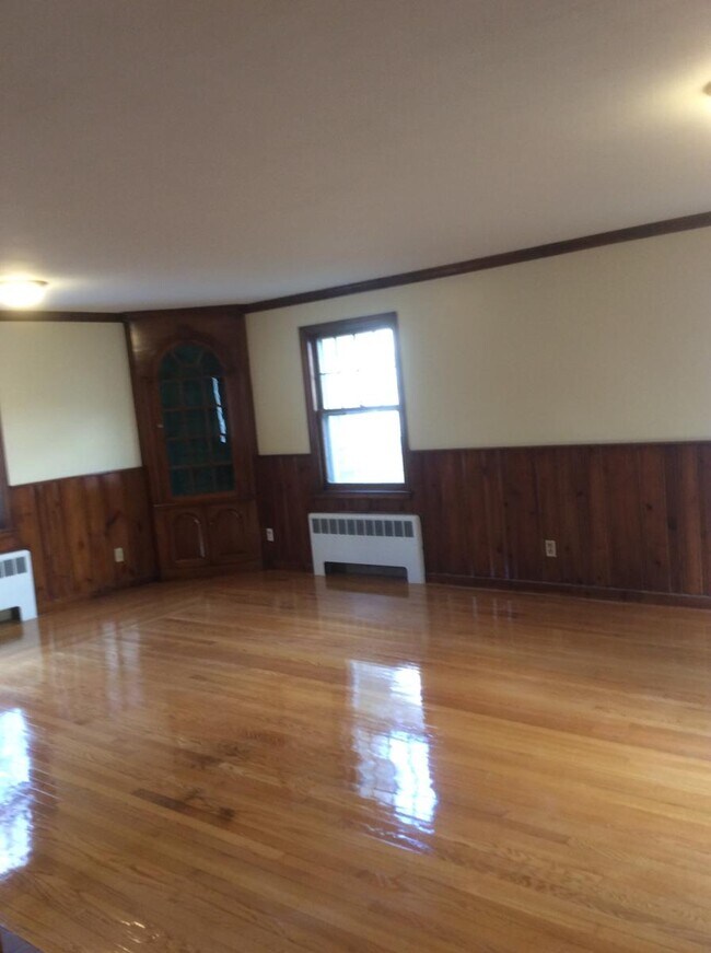 Building Photo - 95 Noble St