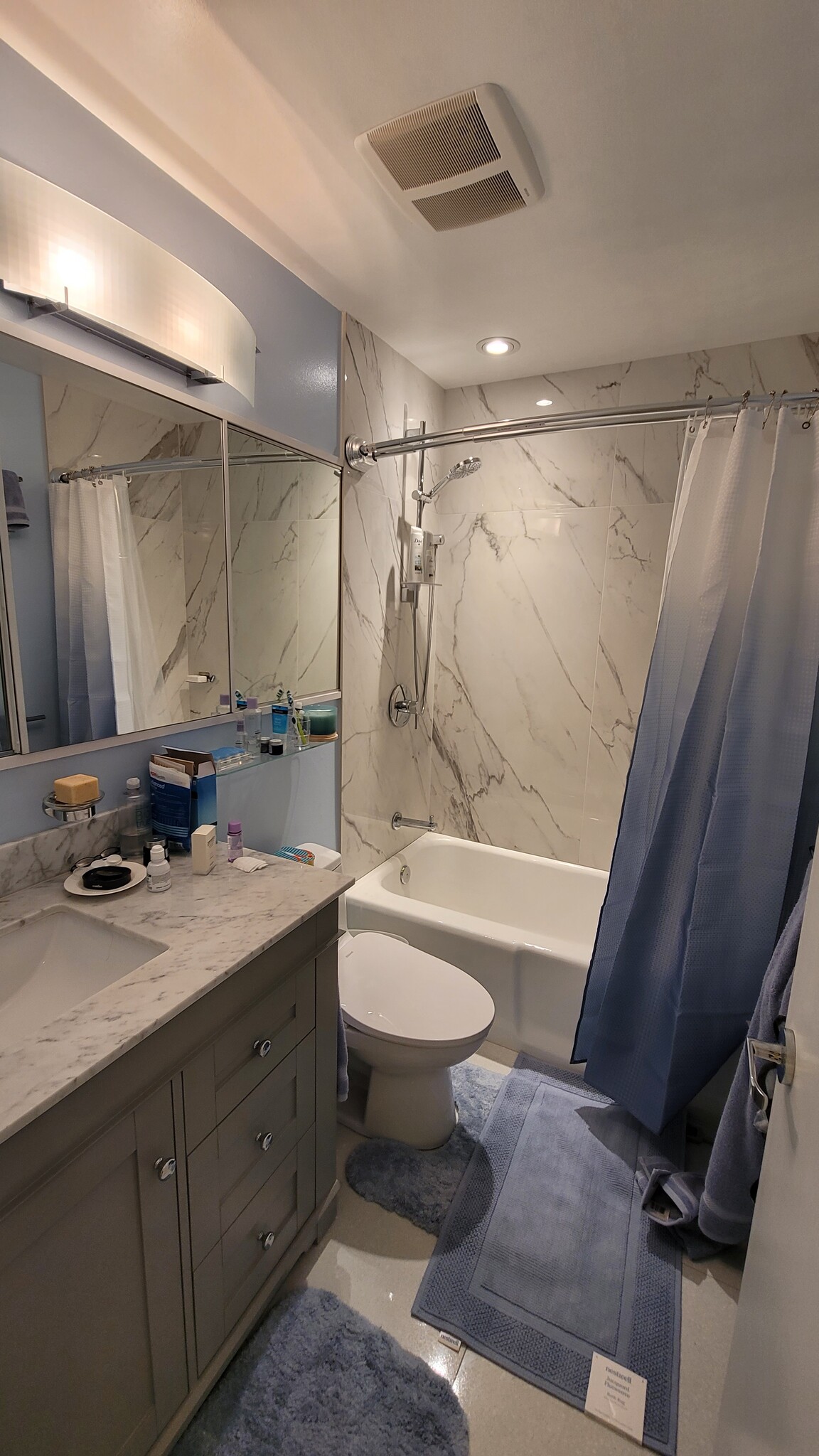 Hallway Ba. #2 new tub,shower,toilet, vanity and finishes.. - 72 Surrey Ln