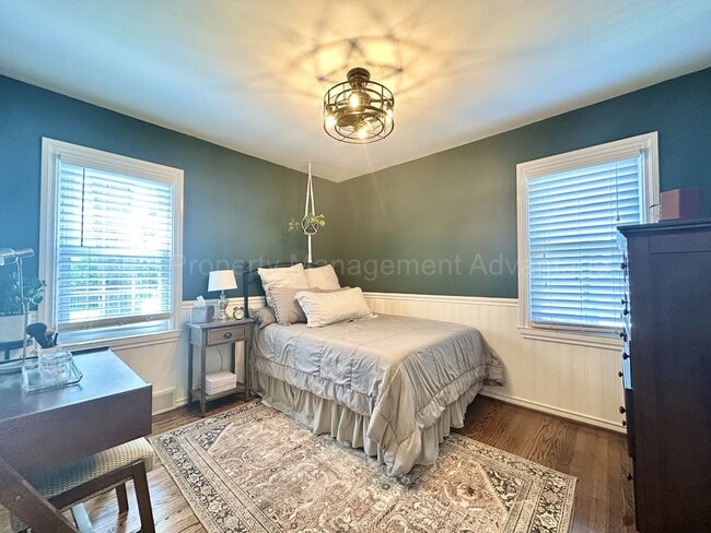 Building Photo - Updated 3-Bed Ranch Steps from Downtown Bi...