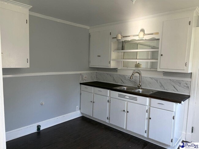 Building Photo - 426 Manor Cir