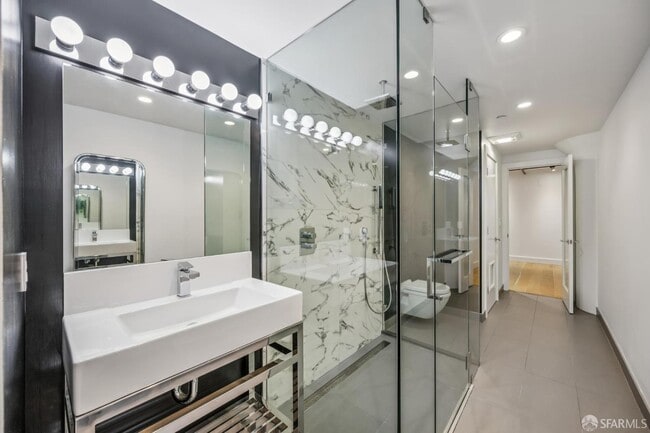 Building Photo - 1875 Mission St