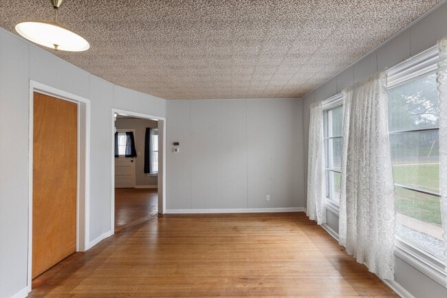 Building Photo - Home For Rent Papillion