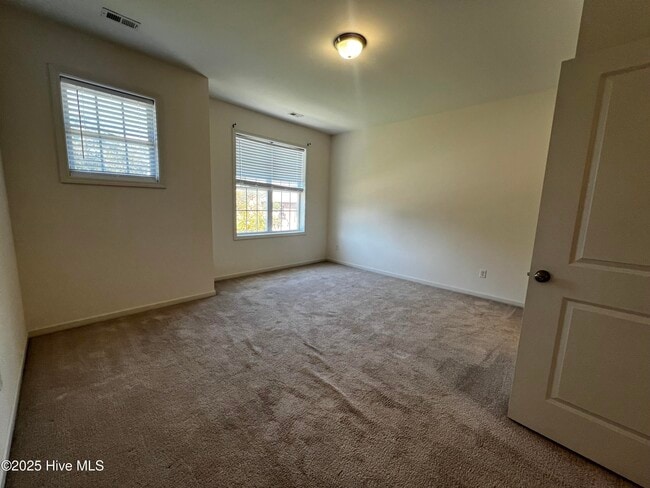 Building Photo - 57 Dresser Ln