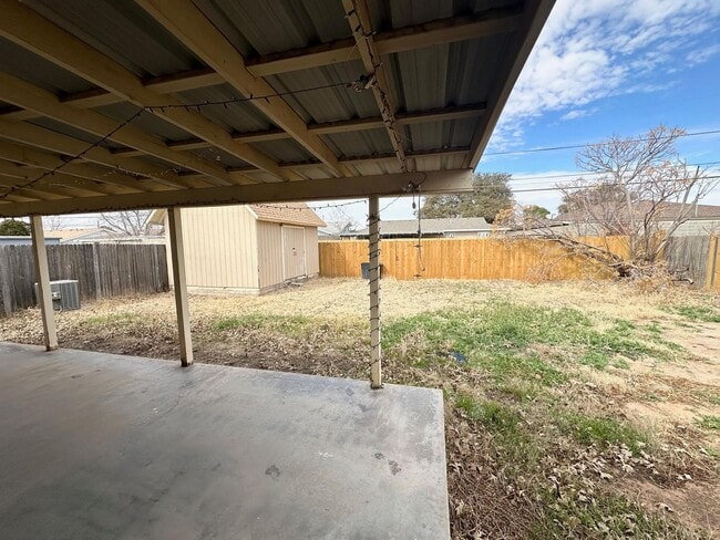 Building Photo - 3 Bed 2 Bath Ready to Rent!