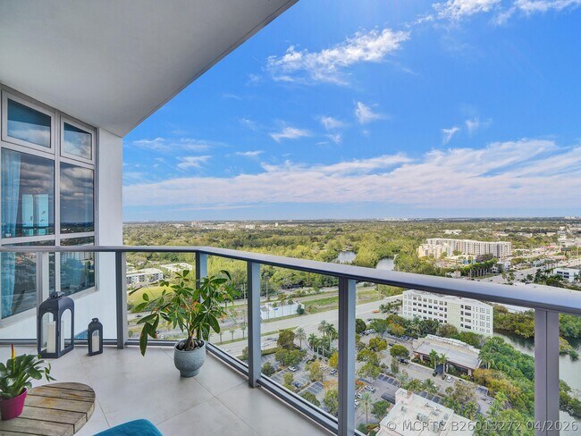 Building Photo - 17301 Biscayne Blvd