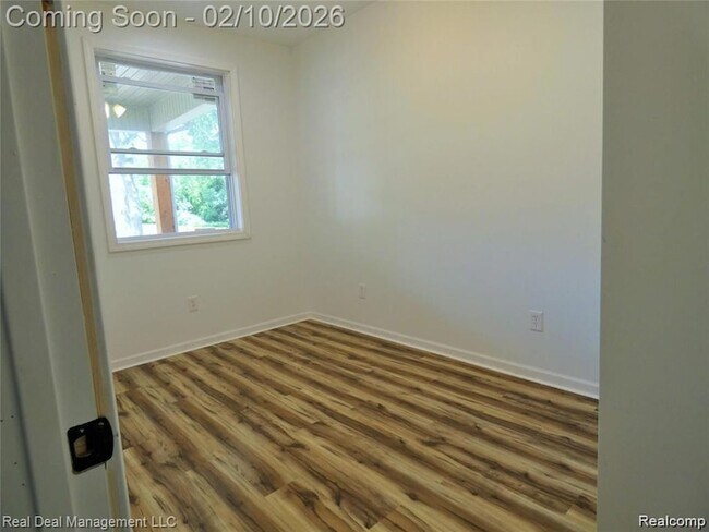 Building Photo - 485 Upland Ave