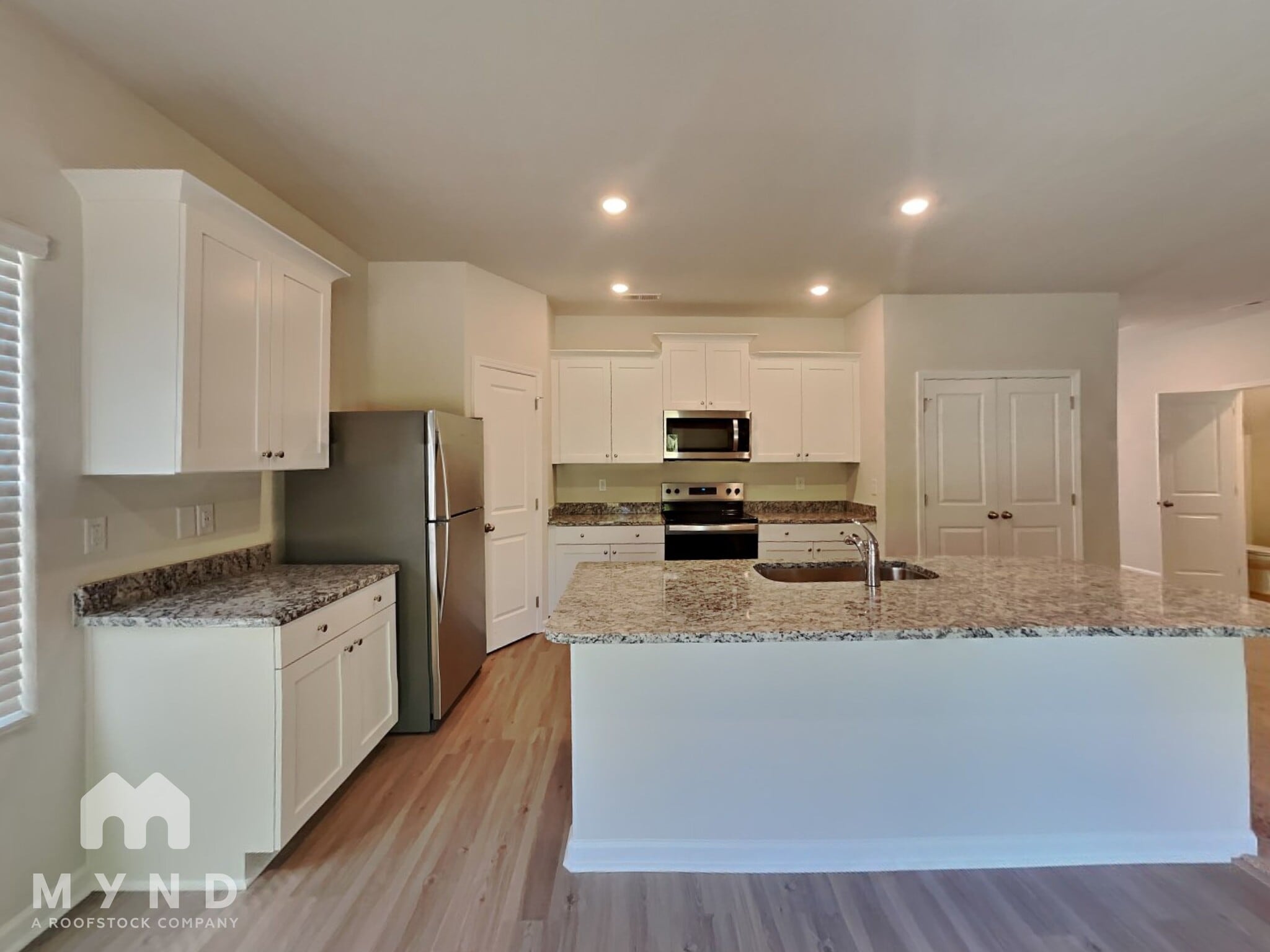 Building Photo - 326 Royal Mdw Dr