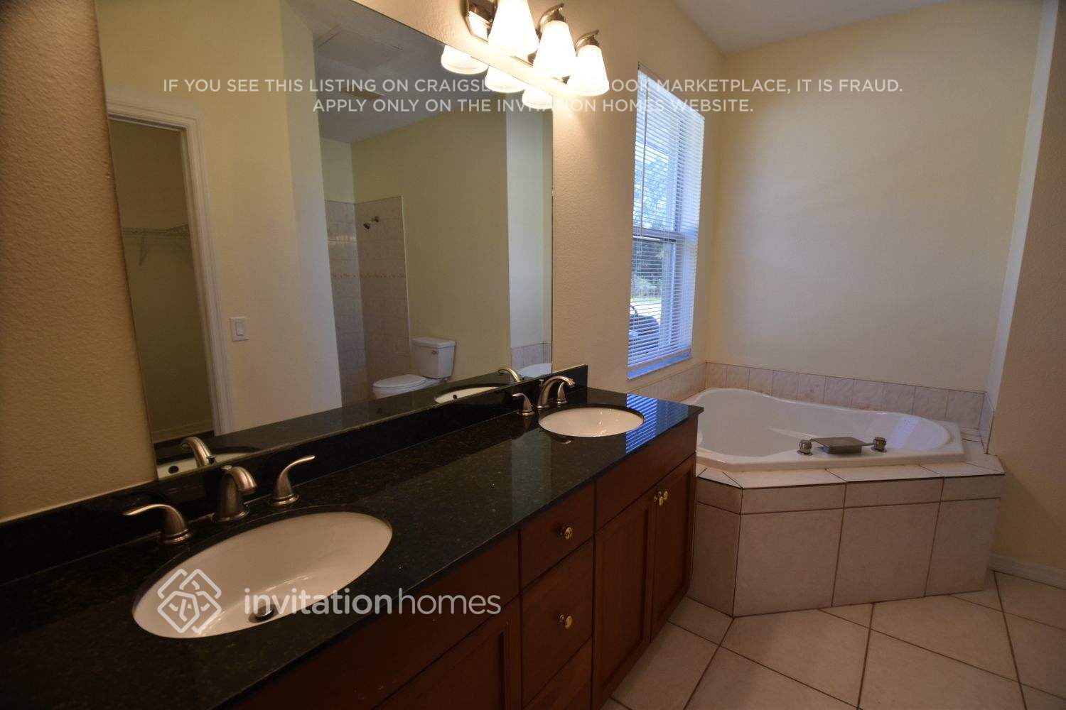 Building Photo - 3025 Dalhart Ave