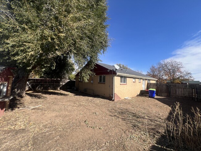 Building Photo - 205 16th Ave Ct