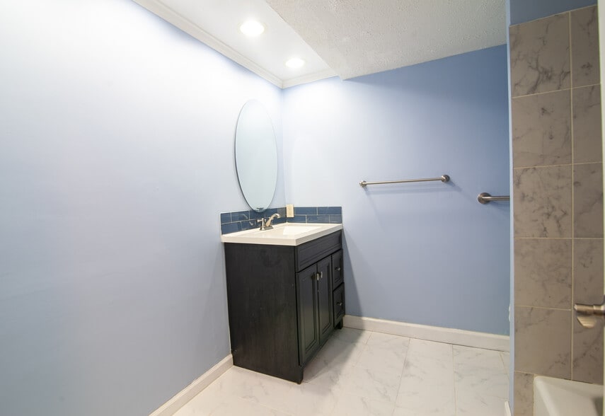 Guest bathroom - 6851 Roswell Rd