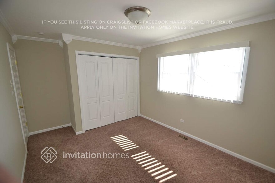 Building Photo - 26W257 Harrison St