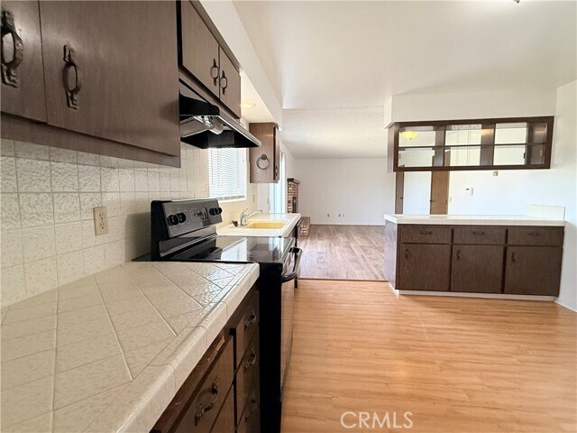 Building Photo - 575 Aloma Way