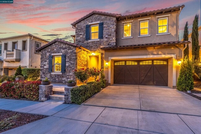 Building Photo - 2004 Drysdale St