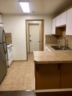 Kitchen Tile Counter and Wall, Upgraded Sink and Faucet - 24615 104th Ave Ct E