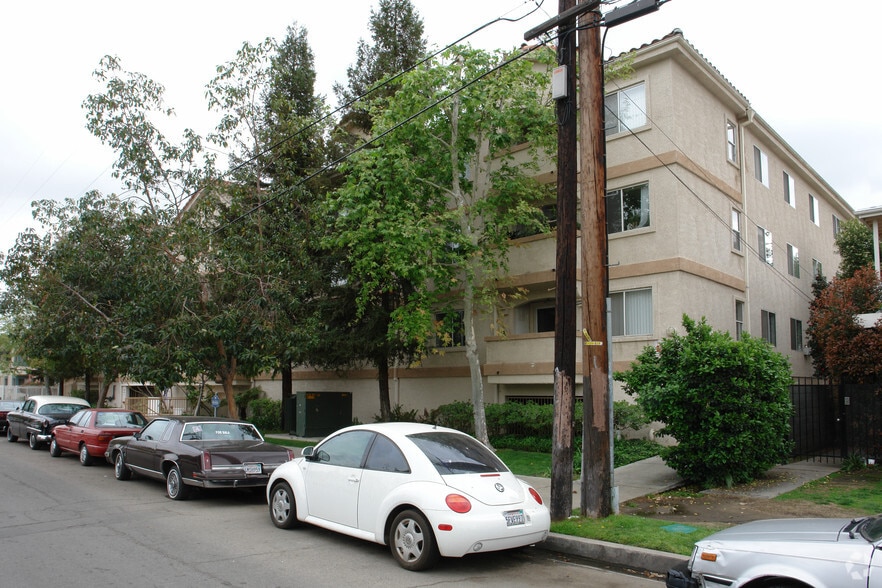 Building Photo - Wyandotte