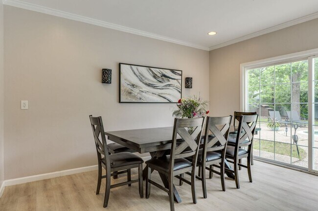 Building Photo - 3002 Stardust Dr