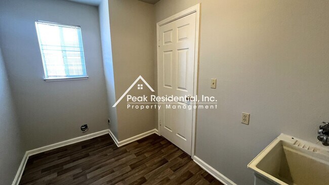 Building Photo - A Charming Colonial Village 3bd/1ba House ...