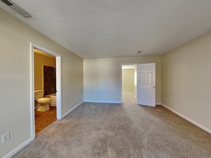 Building Photo - 11101 Waterfield Ln