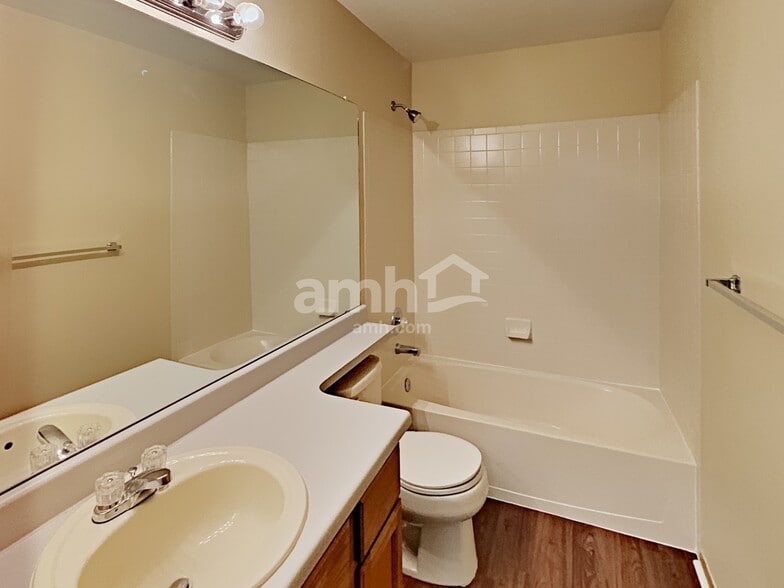 Building Photo - 19065 E Chenango Cir