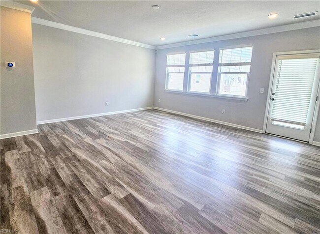 Building Photo - 407 Asuza St