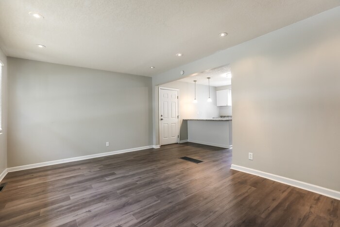 Building Photo - 10513 E 28th Terrace S