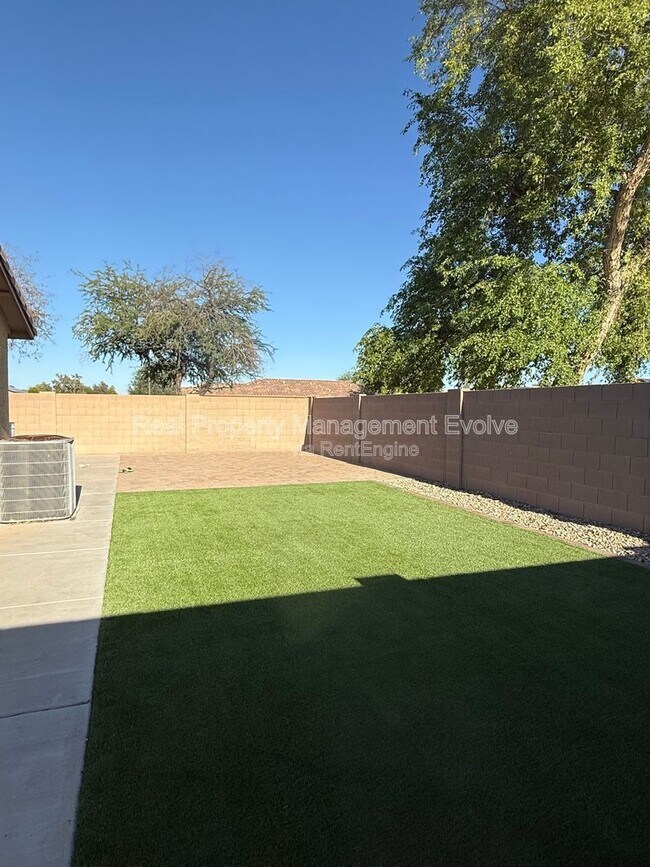 Building Photo - 25067 W Dove Trail