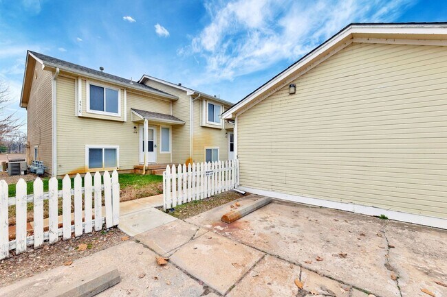 Building Photo - 5510 S Gold St