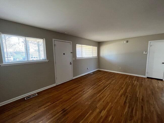 Building Photo - 3 bedroom in Broken Arrow