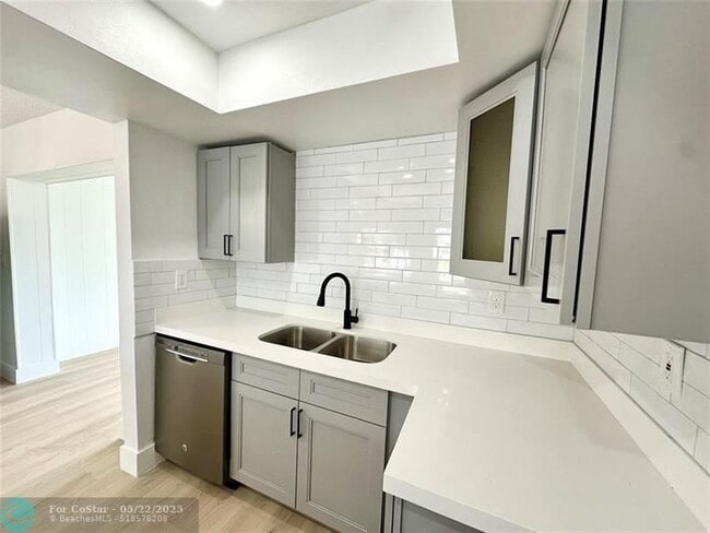 Building Photo - 4510 NW 49th Dr