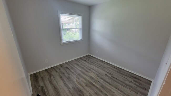 Building Photo - Fabulous 3 bedroom Ranch