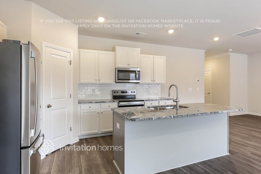 Building Photo - 3968 Zepelin Wy