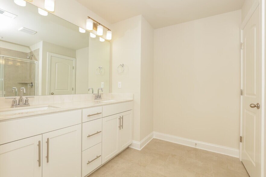 Building Photo - 7402 Blue Gable Rd