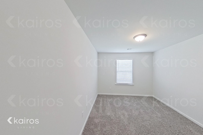 Building Photo - 205 Redwood Ct