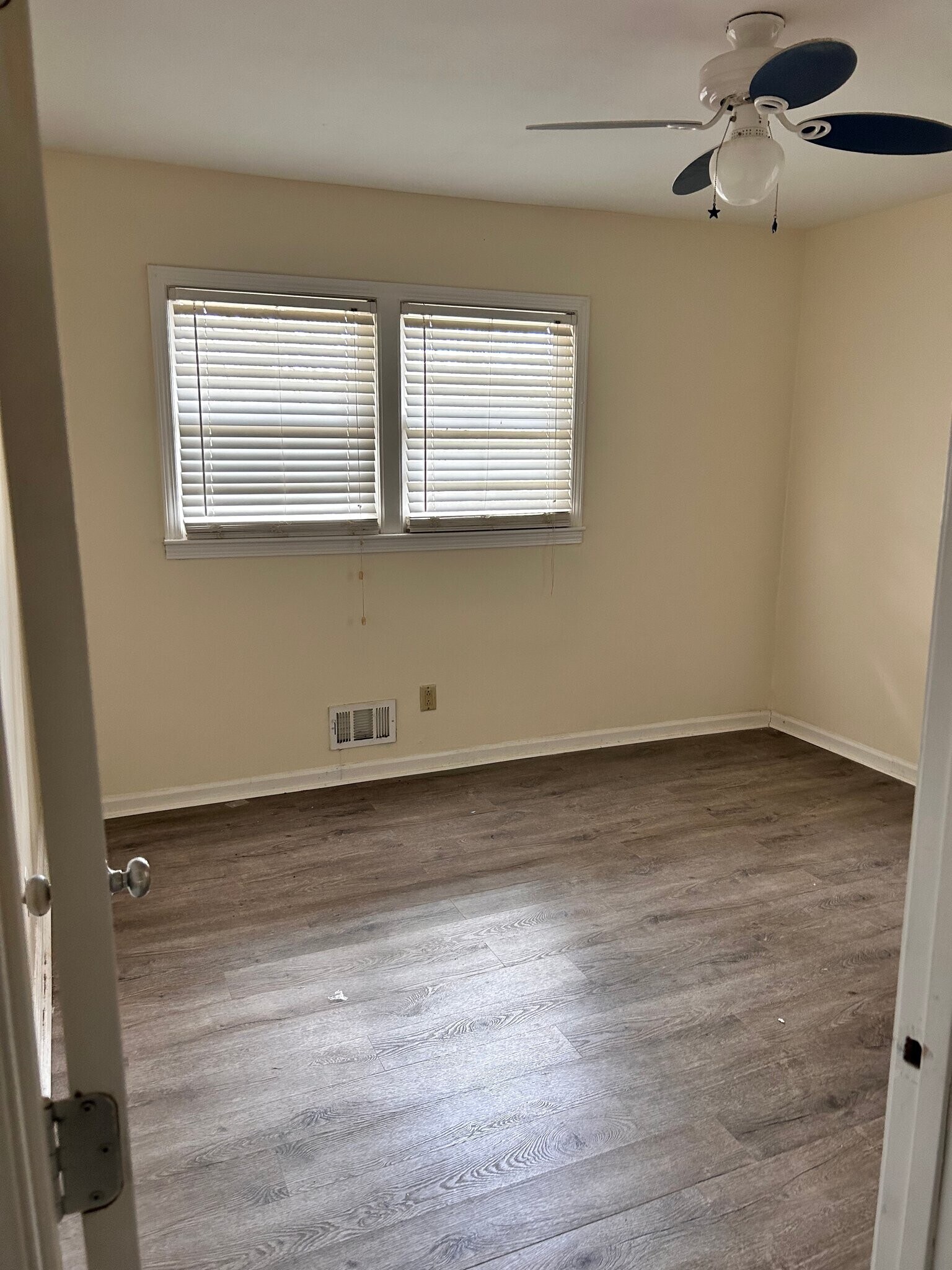 Building Photo - 5007 Spring Hill Dr