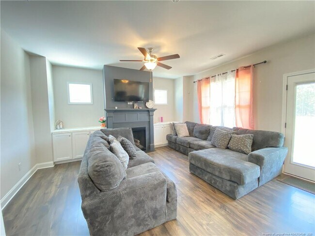 Building Photo - 5944 Rosser Pittman Rd