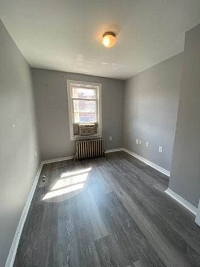 Bedroom - 3459 Denny St