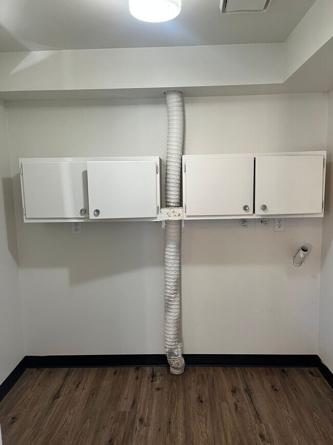 Building Photo - 511-513 Plum St