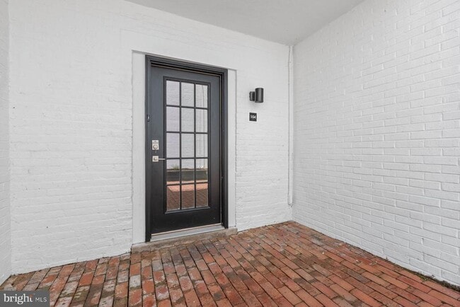 Building Photo - 207 S Patrick St