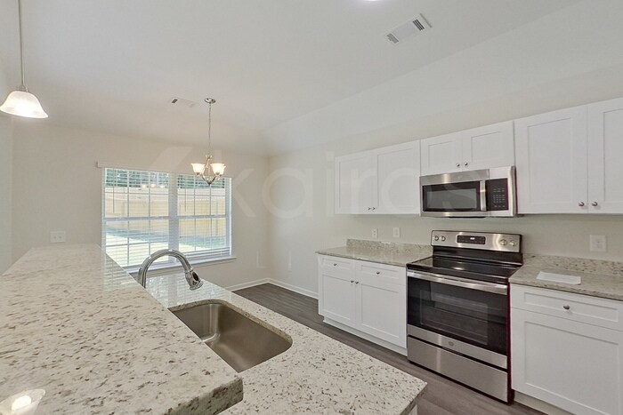 Building Photo - 114 Live Oak Dr