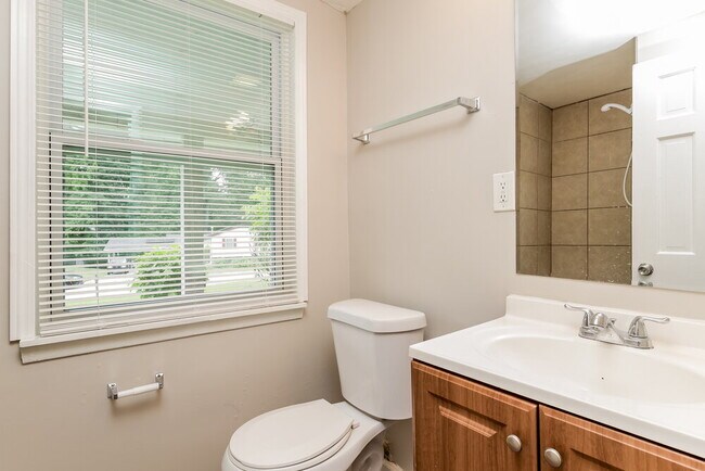 Building Photo - 2810 Swansea Ct