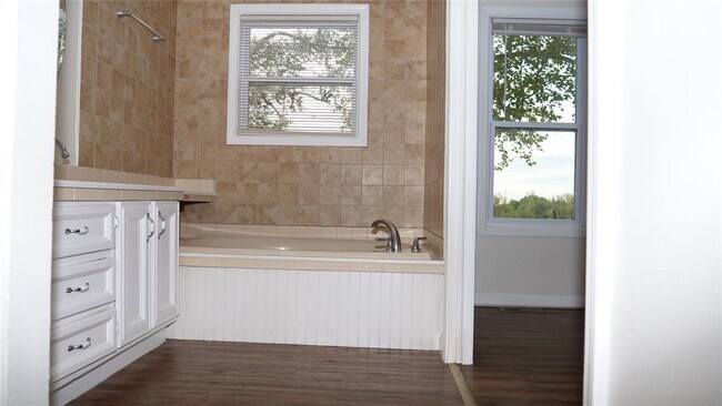 Building Photo - 1504 Citation Cir