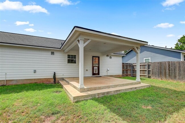 Building Photo - 610 Splitrock
