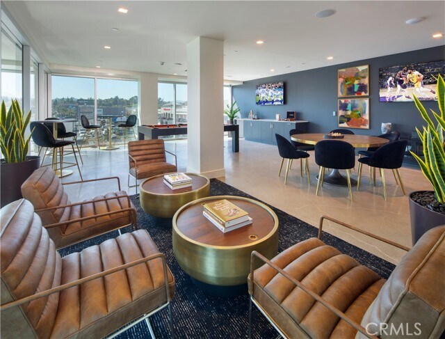 Building Photo - 6235 Topanga Canyon Blvd