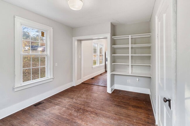 Building Photo - 2054 Walton Wy