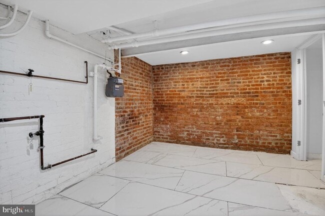 Building Photo - 747 Kentucky Ave SE