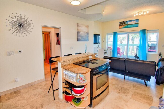 Building Photo - 9420 Seawall Blvd