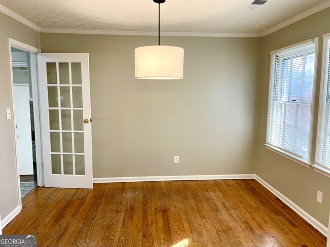 Building Photo - 3305 Spring Creek Dr SE