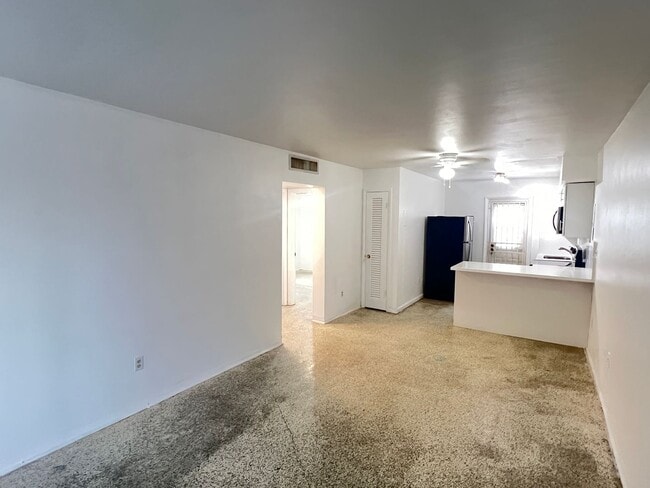 Building Photo - 1057 SW 7th St