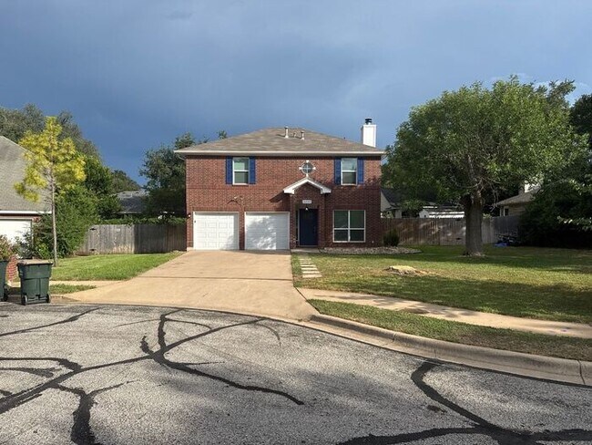 Primary Photo - Beautiful Two-Story Leander Home with Dual...